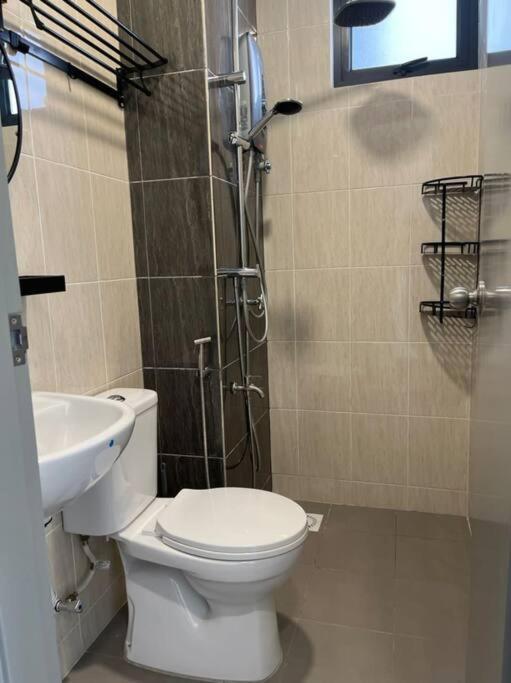 Attractive 3 Bedroom Condo With Pool-D Raudhah Homestay Kajang Dış mekan fotoğraf