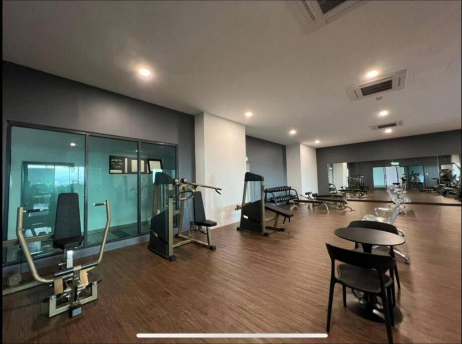 Attractive 3 Bedroom Condo With Pool-D Raudhah Homestay Kajang Dış mekan fotoğraf